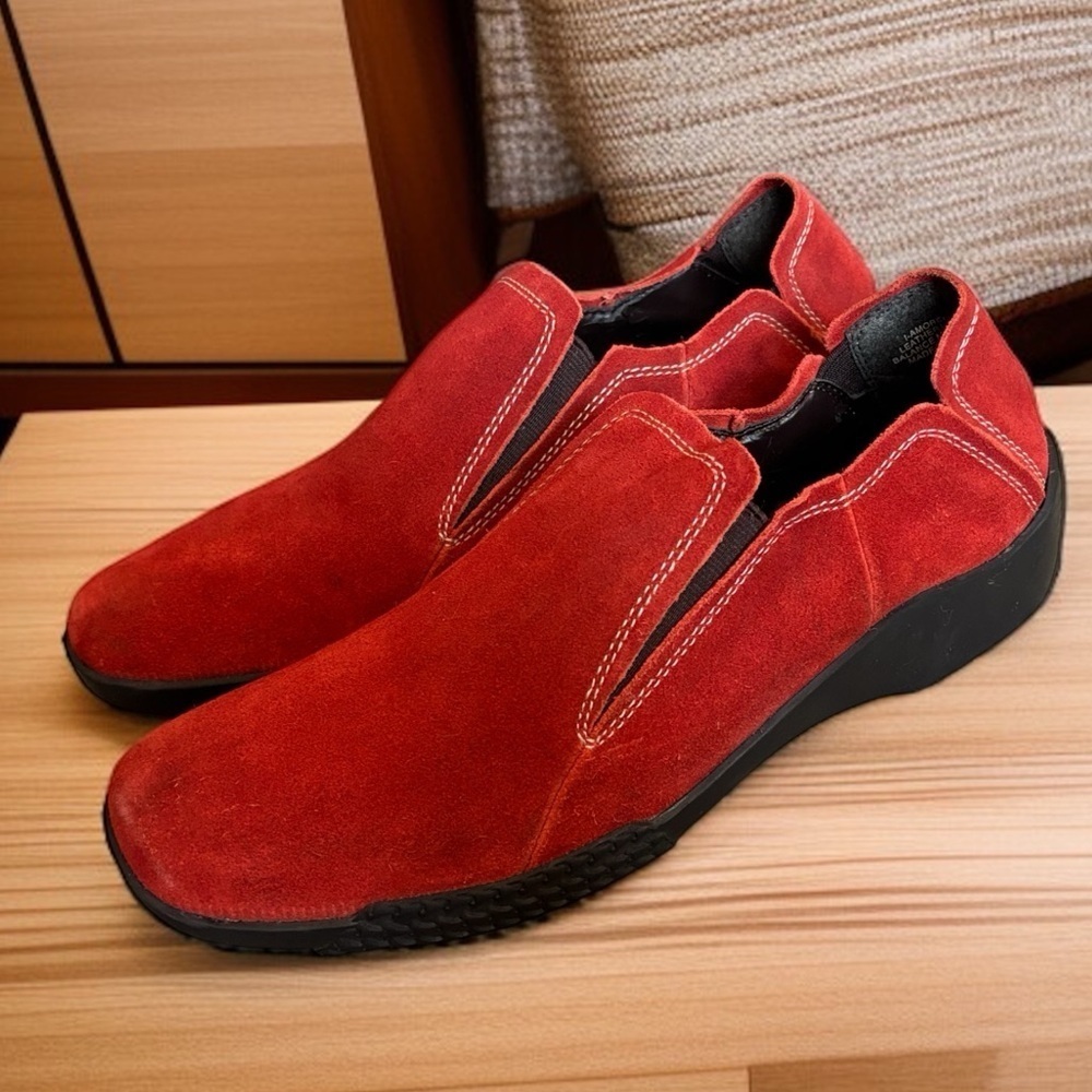 Easy Spirit Amorette Burnt Orange Suede Slip-On Shoes 8.5 M | Comfort Casual NWT